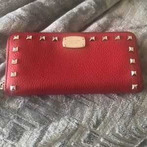 MICHAEL KORS RED STUDDED FULL ZIP JET SET WALLET